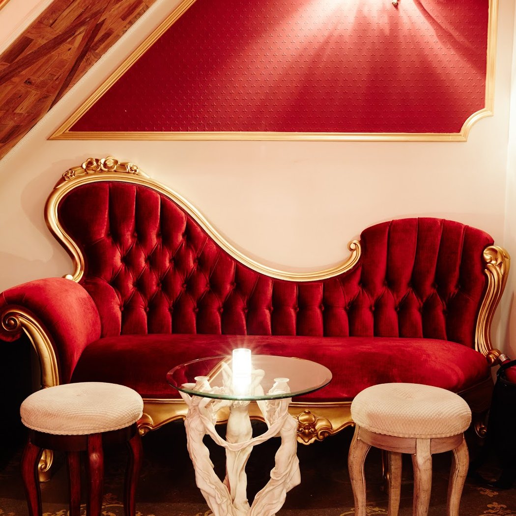 Burlesque Shows at Le Boudoir 5
